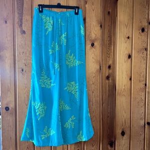 Gently used size S Kauluae pants.